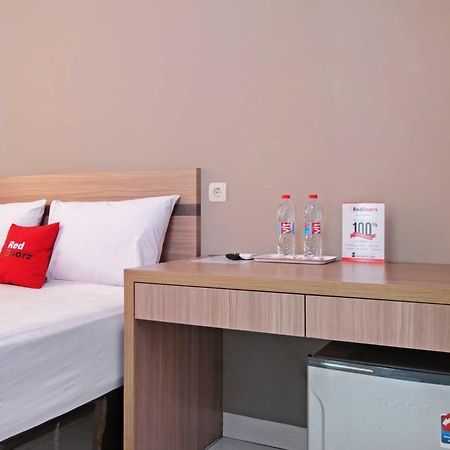 Reddoorz @ Karet Pedurenan 2 Jakarta Buitenkant foto