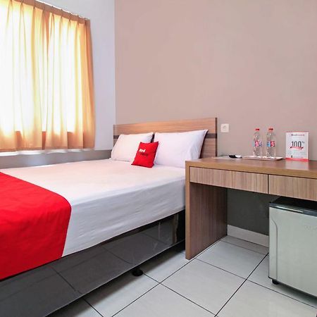 Reddoorz @ Karet Pedurenan 2 Jakarta Buitenkant foto