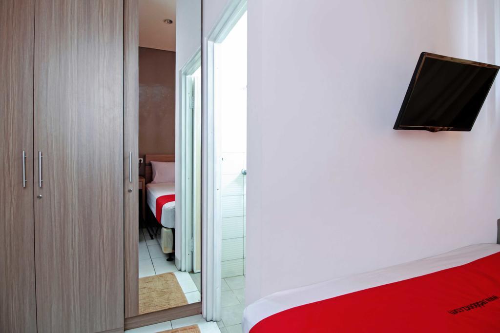 Reddoorz @ Karet Pedurenan 2 Jakarta Buitenkant foto