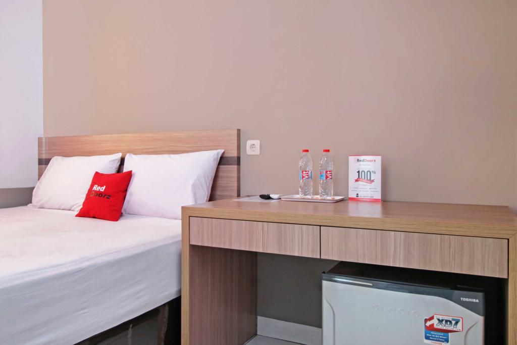 Reddoorz @ Karet Pedurenan 2 Jakarta Buitenkant foto