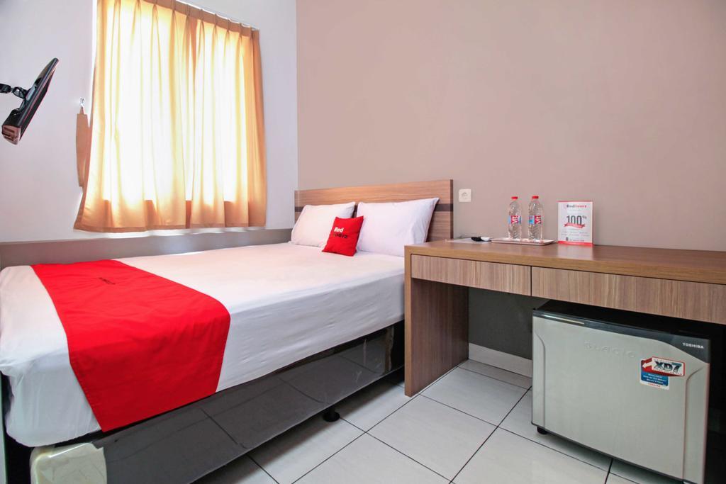 Reddoorz @ Karet Pedurenan 2 Jakarta Buitenkant foto