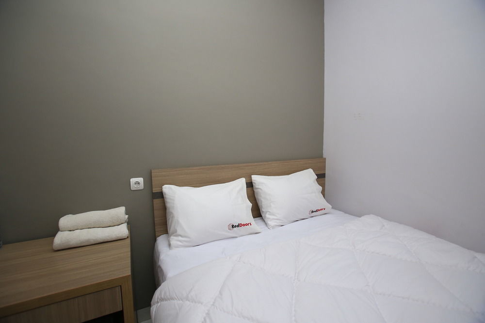 Reddoorz @ Karet Pedurenan 2 Jakarta Buitenkant foto