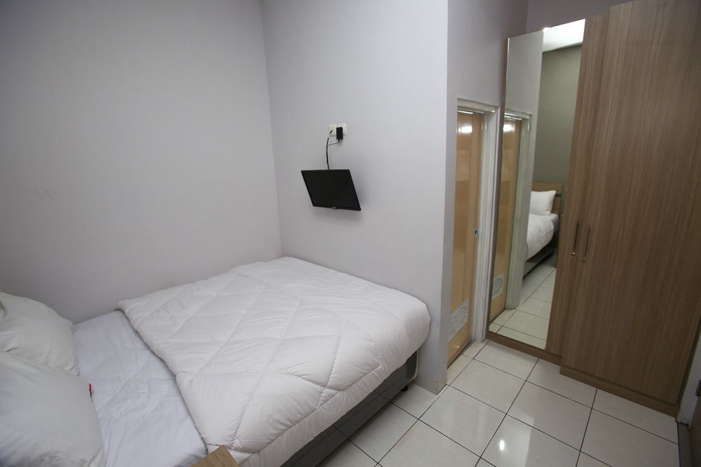 Reddoorz @ Karet Pedurenan 2 Jakarta Buitenkant foto